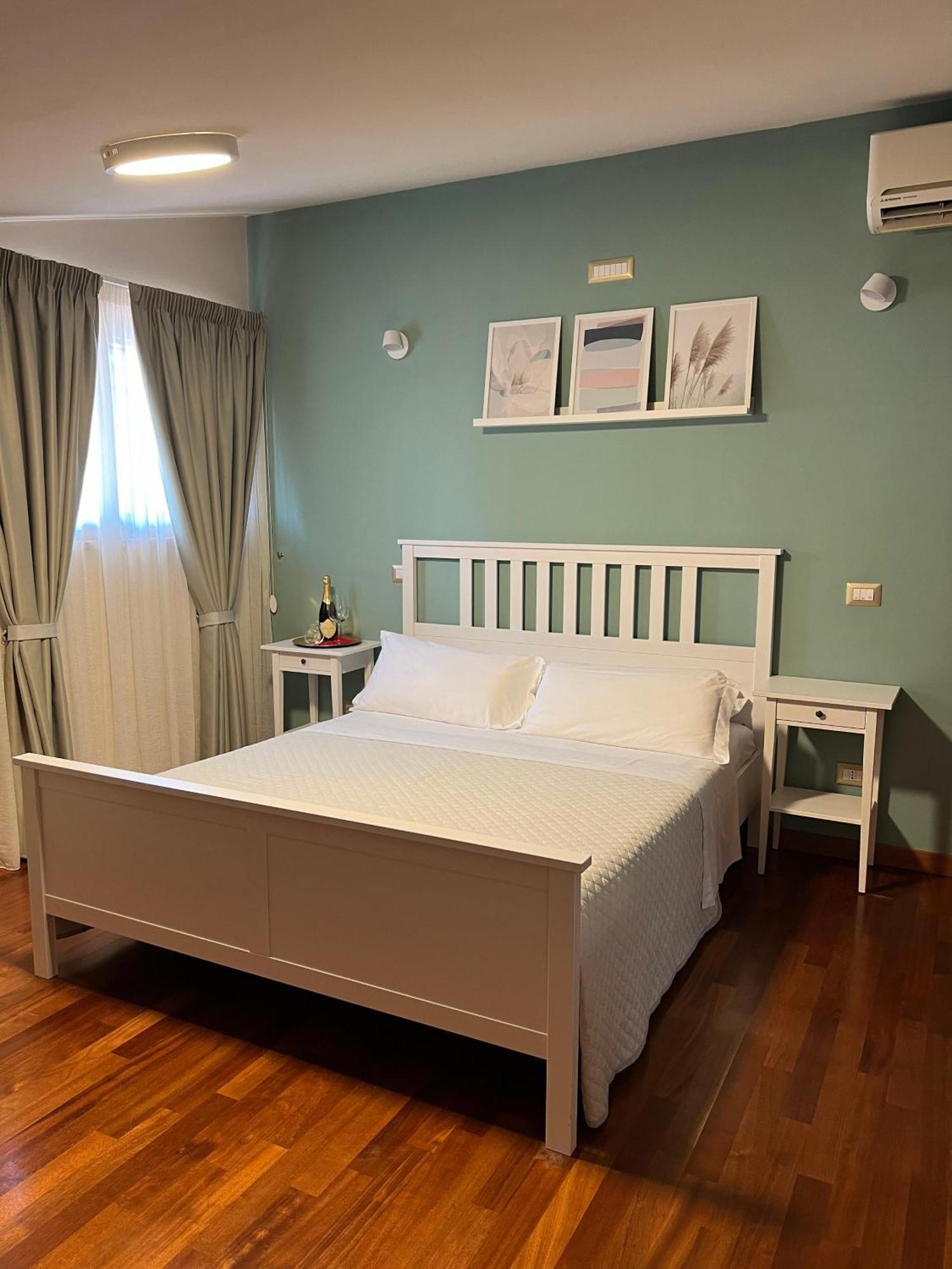 Sigis Hotel 菲乌米奇诺 外观 照片